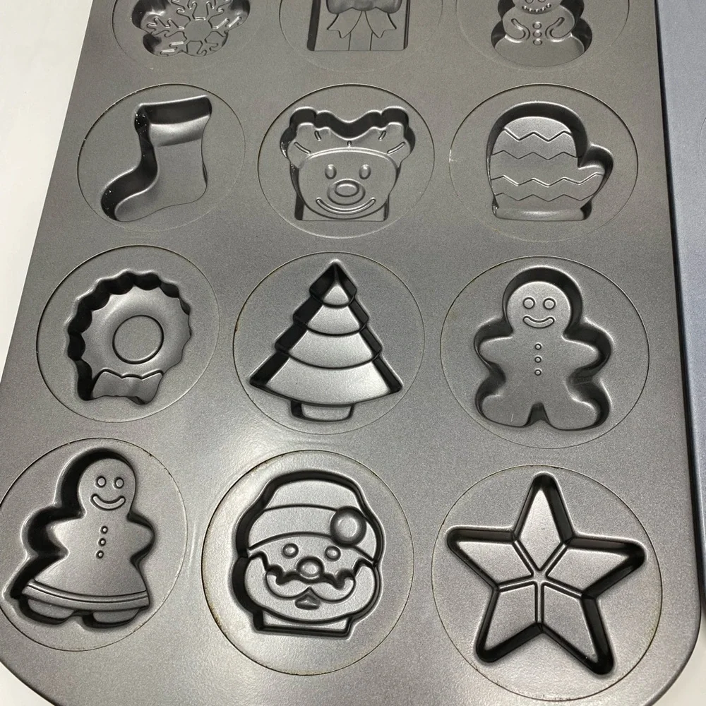 Wilton Holiday Cookie Mold Set - Black and Gray